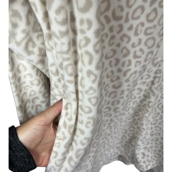 Old Navy animal print leopard white cream shorts romper cozy pajama XXL NWT - Picture 7 of 8